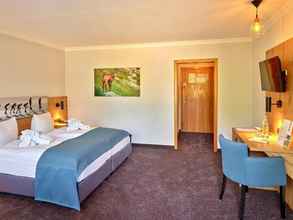 Bedroom 4 Erlebnis Hotel Chiemgauer Hof