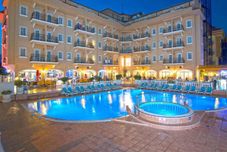 수영장 Sinatra Hotel