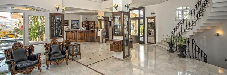 로비 Sinatra Hotel