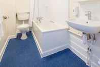Phòng tắm bên trong Travelodge Tunbridge Wells