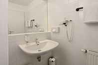 In-room Bathroom Treff Solingen City Centre