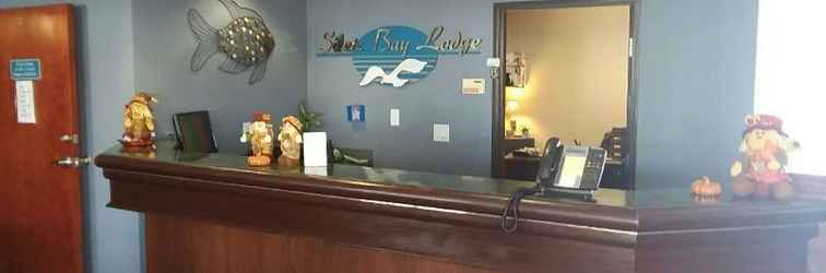Lobby Siletz Bay Lodge