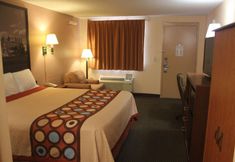 Others 7 Super 8 by Wyndham Laurel