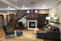 Lobby Country Inn & Suites by Radisson, Lake George (Que