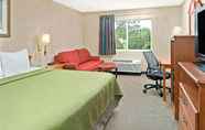 Bedroom 3 Travelodge by Wyndham Lincoln