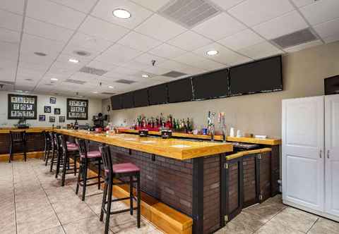 Bar, Cafe and Lounge Quality Inn Lakeland North