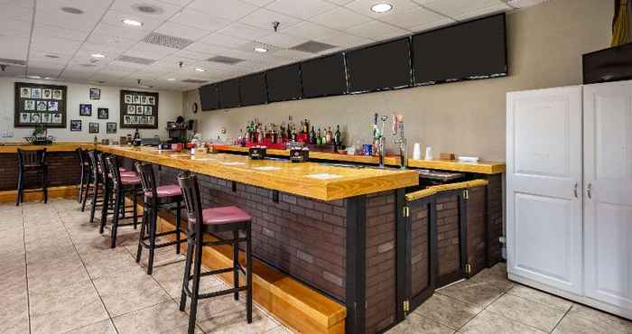 Bar, Kafe, dan Lounge Quality Inn Lakeland North