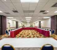 Functional Hall 4 Quality Inn Lakeland North