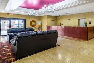 로비 4 Quality Inn Lakeland North