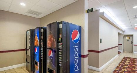 로비 2 Quality Inn Lakeland North