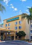 EXTERIOR_BUILDING La Quinta Inn & Suites Lakeland East