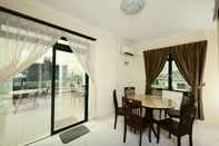 Phòng ngủ Holiday Apartment at Kondo Istana