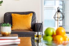 Bedroom Sublime Lanterns Court One-Bedroom Apartments