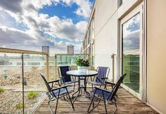 Common Space 3 Sublime Lanterns Court One-Bedroom Apartments