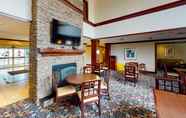 Restaurant 2 Staybridge Suites Philadelphia Valley Forge 422