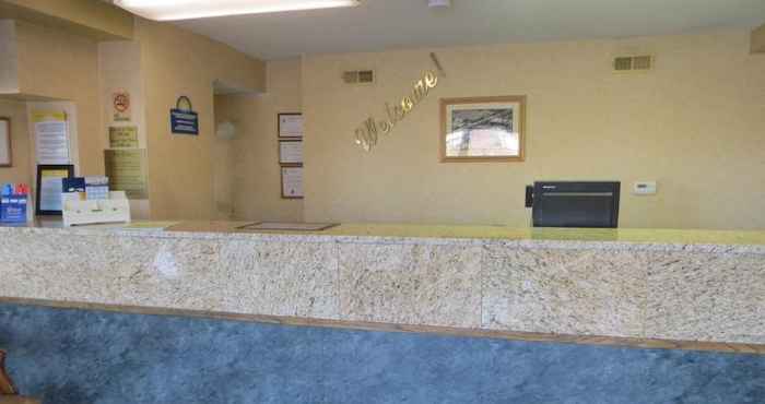 Lobby SureStay Hotel by Best Western Lincoln