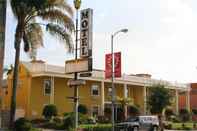 Exterior Coral Sands Motel