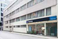 Exterior Travelodge Aldgate East