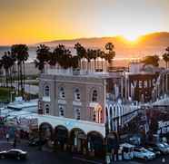 Nearby View and Attractions 5 Venice Beach Cotel