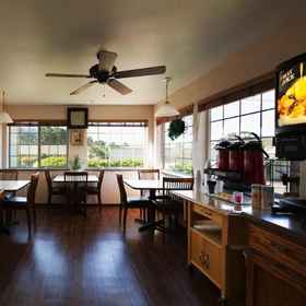 Americas Best Inns & Suites-Lincoln City 1, 링컨 카운티 호텔