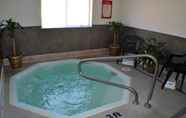 Swimming Pool 6 Americas Best Inns & Suites-Lincoln City