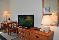 卧室 7 Americas Best Inns & Suites-Lincoln City