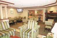 Bar, Cafe and Lounge La Quinta Inn Milwaukee West Brookfield