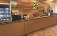 ร้านอาหาร 6 La Quinta Inn Milwaukee West Brookfield