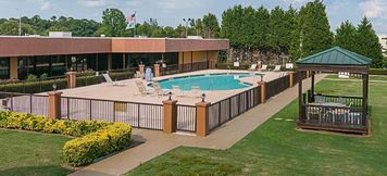 Kolam Renang 3 Ramada Conference Center Forsyth