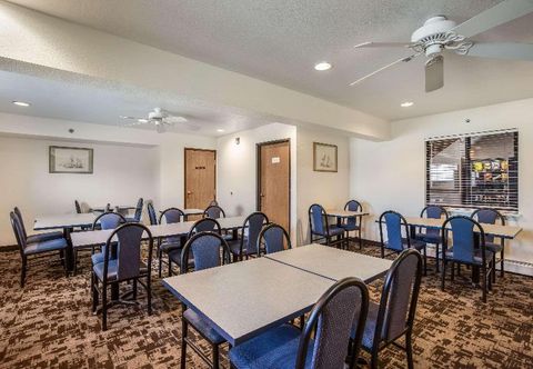 Others Days Inn by Wyndham Mackinaw City/Bridgeview Area