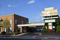 Exterior Olde Town Inn-Manassas