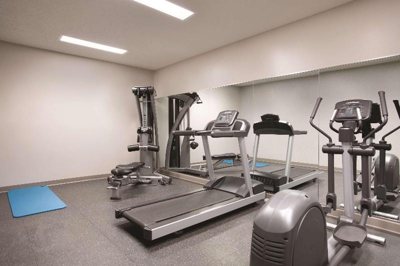 Fitness Center Country Inn & Suites Brooklyn Center