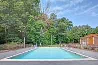 Swimming Pool Days Inn by Wyndham Newport News