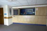 Lobby Travelodge Bristol Severn View M48