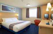 Bilik Tidur 4 Travelodge Bristol Severn View M48