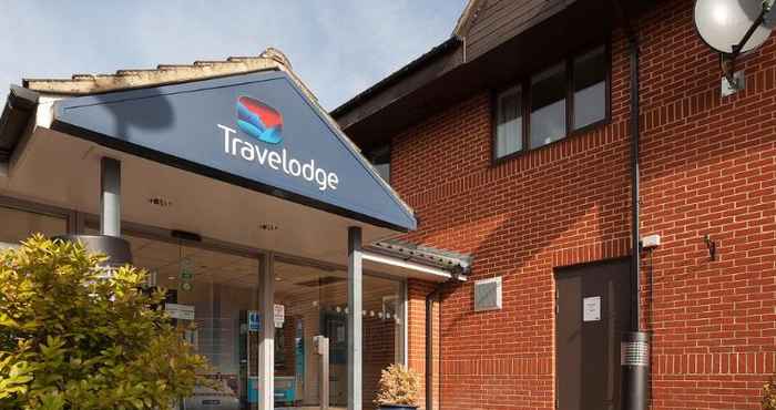 Exterior Travelodge Newbury Tot Hill