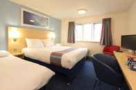 Bedroom Travelodge Newbury Tot Hill