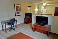 Common Space Extended Stay America - Elizabeth - Newark Airport