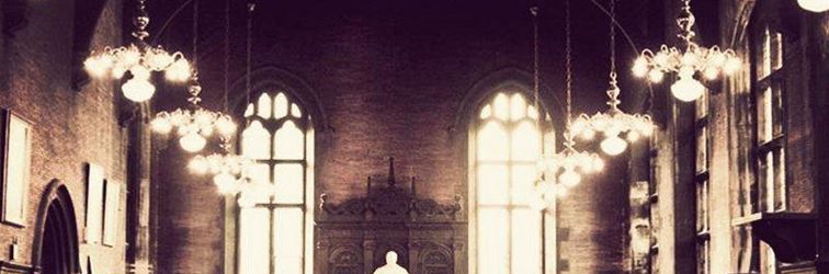 Lobby Desmond Tutu Center