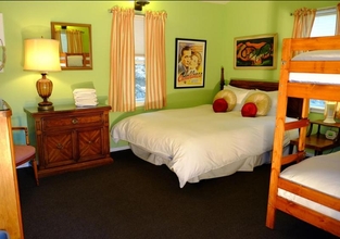 Kamar Tidur 4 Yosemite Bug Rustic Mountain Resort