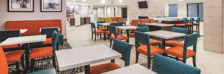 Lobi La Quinta Inn & Suites by Wyndham Kokomo