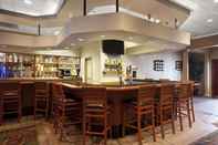 Bar, Cafe and Lounge Ramada by Wyndham Levittown Bucks County