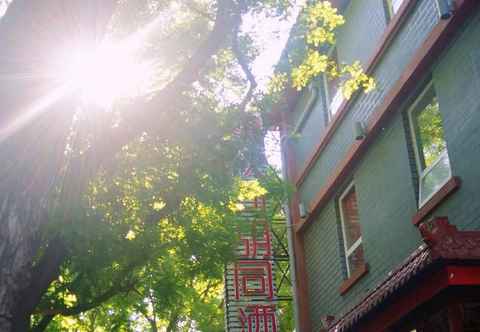 Exterior Beijing Happy Dragon Courtyard