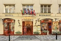 Exterior Salvator