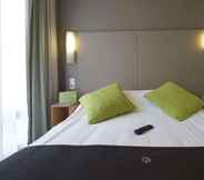 Bedroom 5 Campanile Paris14 Maine Montparnasse