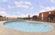 Swimming Pool 6 Days Inn by Wyndham Kennett