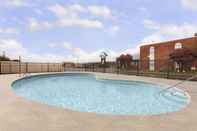 Swimming Pool Days Inn by Wyndham Kennett