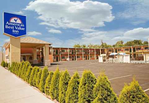 Exterior Americas Best Value Inn Pendleton