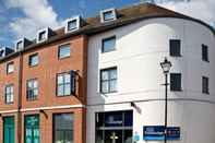 Exterior Travelodge Chichester Central