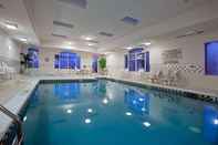 สระว่ายน้ำ Country Inn & Suites Newport News South